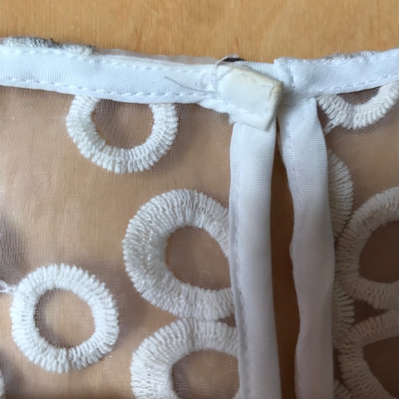 Banana Republic Lace Overlay Blouse Size 00 Petite - Picture 5 of 7